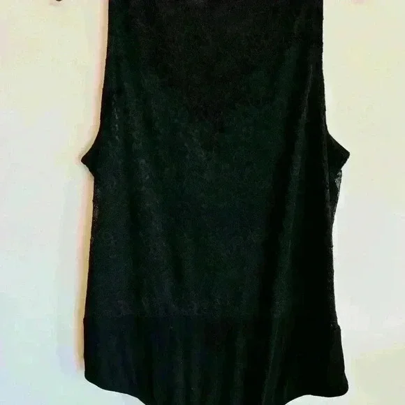 Torrid Sleeveless Lace V-Neck Bodysuit - Picture 3 of 8
